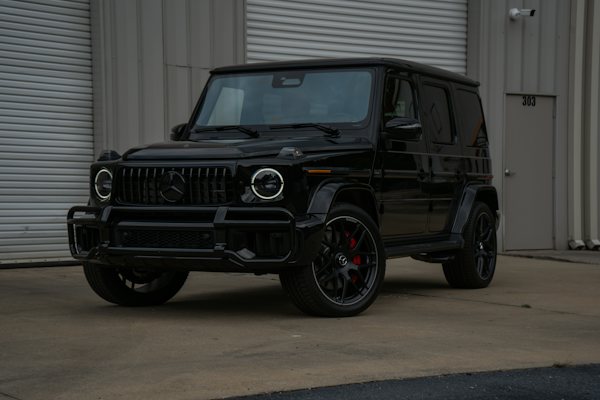 Black Mercedes-AMG G 63